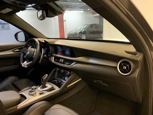 Used 2023 Alfa Romeo Stelvio Veloce AWD/4WD image 15