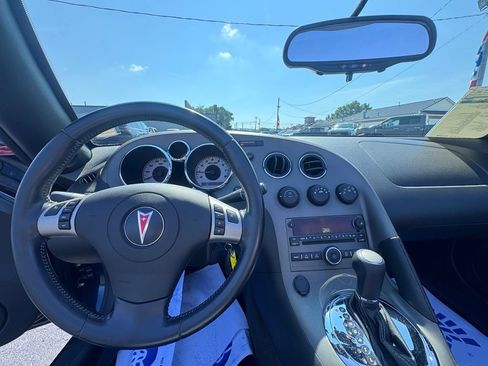 Used 2008 Pontiac Solstice Convertible w/ Premium Package RWD image 14