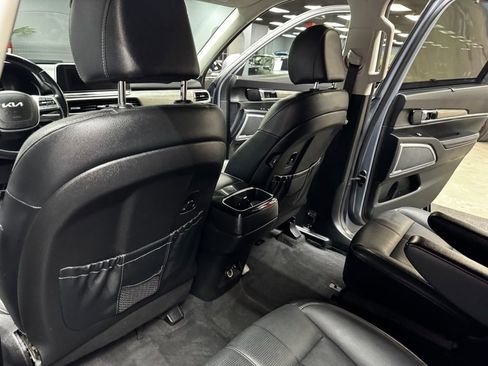 Used 2022 Kia Telluride SX w/ Towing Package FWD image 41