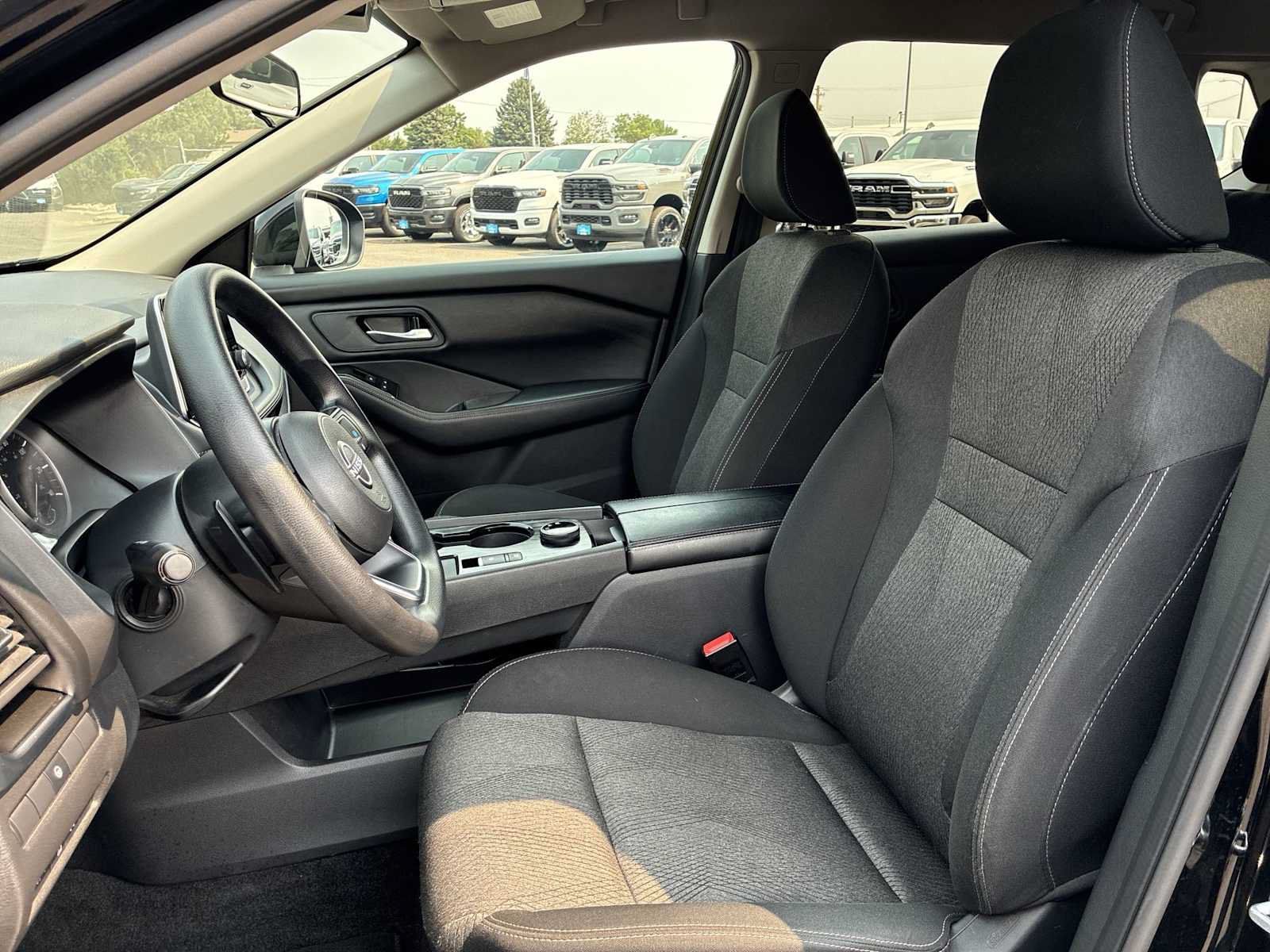 Used 2024 Nissan Rogue SV AWD/4WD image 16