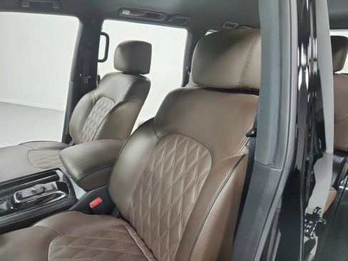 Used 2023 Nissan Armada Platinum w/ Captain's Chairs Package RWD image 16