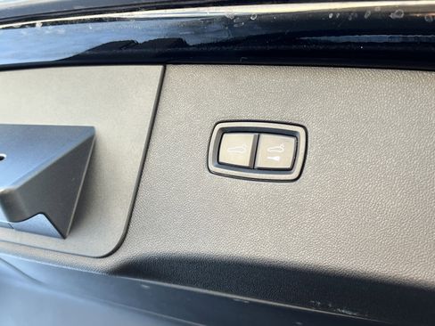 Certified 2021 Porsche Cayenne Coupe image 19