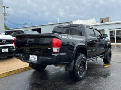 Used 2016 Toyota Tacoma TRD Sport w/ Towing Package AWD/4WD image 10