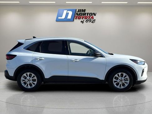 Used 2023 Ford Escape Active w/ Cold Weather Package FWD image 4
