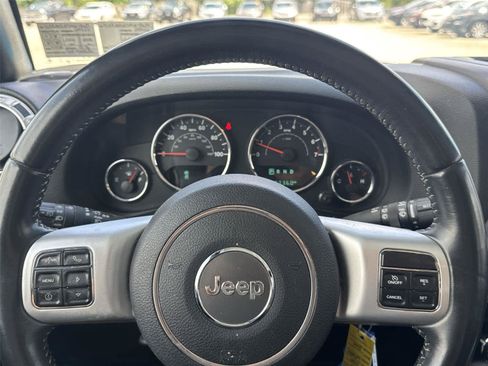 Used 2017 Jeep Wrangler Unlimited Sahara w/ Quick Order Package 24E Chief AWD/4WD image 17