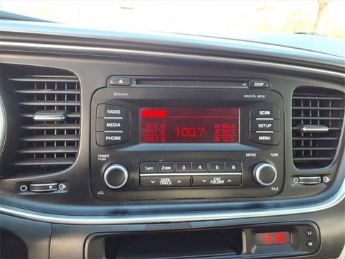 Used 2014 Kia Optima LX image 9