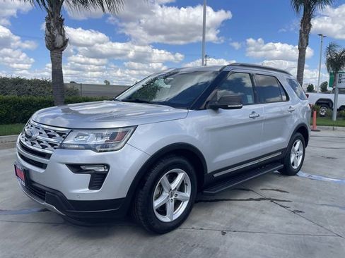 Used 2019 Ford Explorer XLT w/ Equipment Group 202A FWD image 9