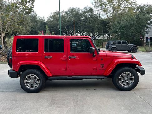 Used 2013 Jeep Wrangler Unlimited Rubicon image 13