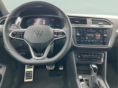 Used 2024 Volkswagen Tiguan SE R-Line FWD image 19