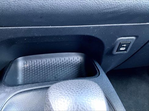 Used 2023 Toyota Corolla LE image 27