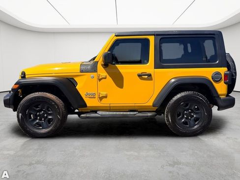 Used 2019 Jeep Wrangler Sport AWD/4WD image 3