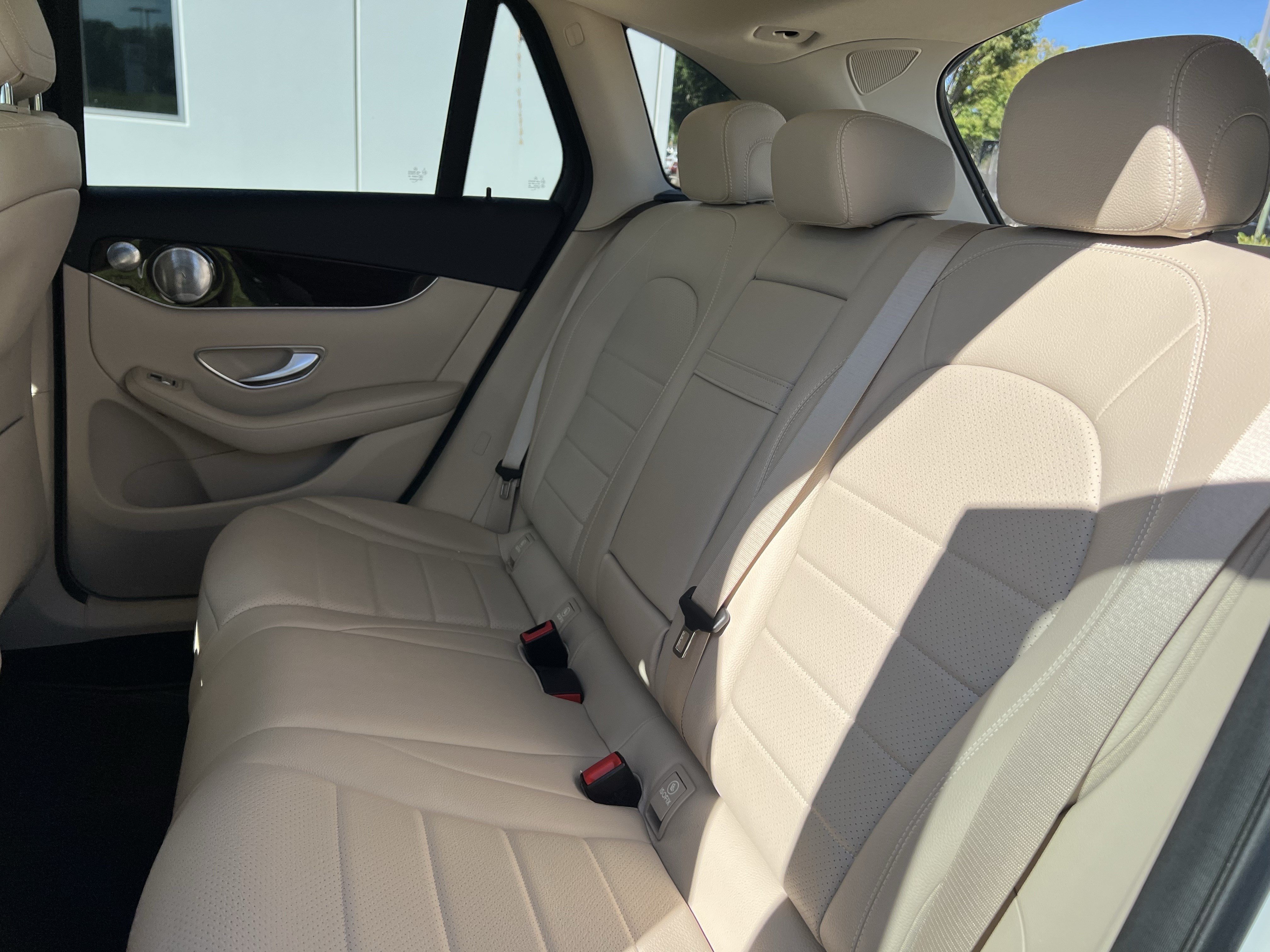 Used 2020 Mercedes-Benz GLC 300 4MATIC image 32