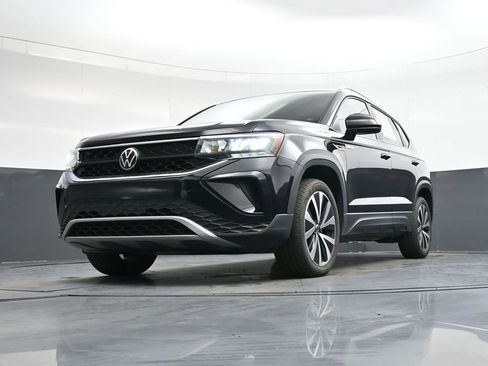 Used 2024 Volkswagen Taos SE image 43