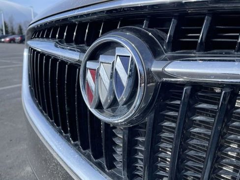 Used 2020 Buick Enclave Essence image 29