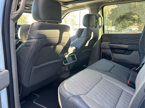 New 2026 Ford F350 Platinum w/ Platinum Plus Package image 19