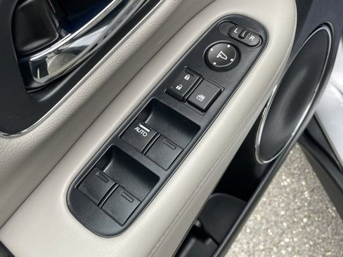 Used 2017 Honda HR-V EX-L image 13