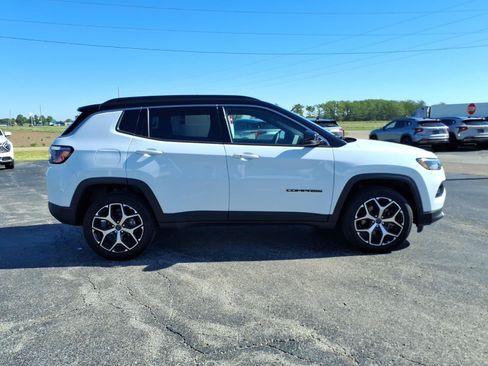 Used 2025 Jeep Compass Limited AWD/4WD image 6