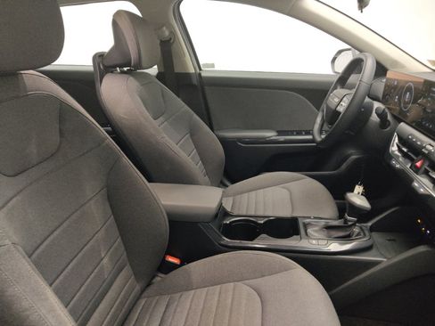 Used 2025 Kia K4 EX FWD image 21