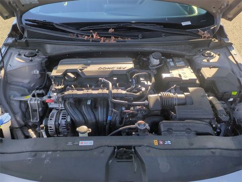 Used 2024 Hyundai Elantra SE image 27