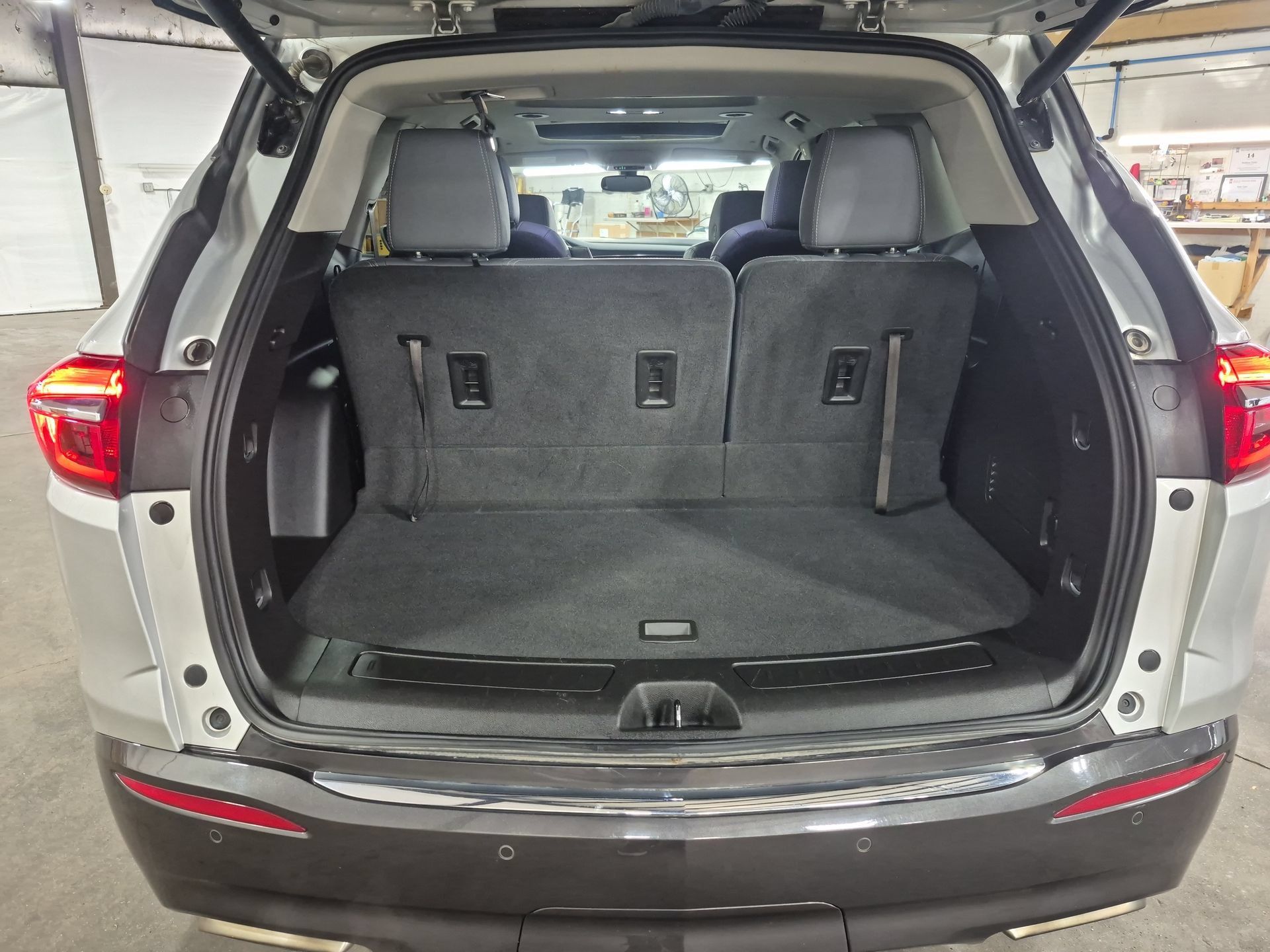 Used 2019 Buick Enclave Essence AWD/4WD image 27