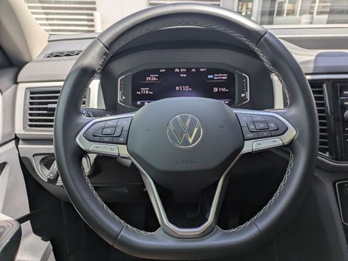 Used 2022 Volkswagen Atlas SE w/ Panoramic Sunroof Package AWD/4WD image 12