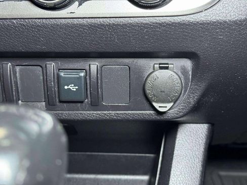 Used 2022 Toyota Tacoma SR image 10