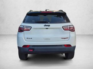 Used 2018 Jeep Compass Trailhawk AWD/4WD video 4