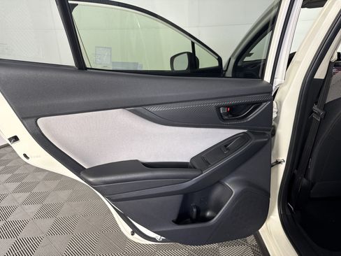 Used 2020 Subaru Crosstrek 2.0i AWD/4WD image 23