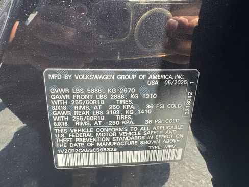 Used 2025 Volkswagen Atlas Peak Edition SE AWD/4WD image 16