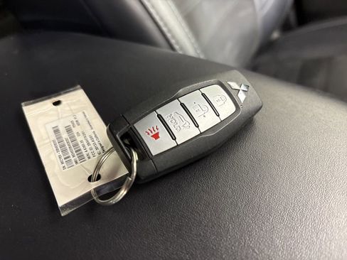 Used 2024 Mitsubishi Outlander SE image 42