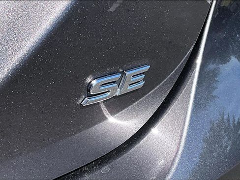 Used 2022 Toyota Camry SE FWD image 10