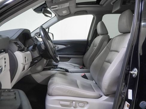 Used 2016 Honda Pilot Touring image 21