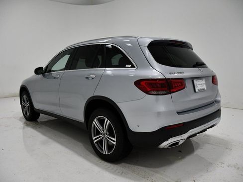 Used 2021 Mercedes-Benz GLC 300 4MATIC image 3
