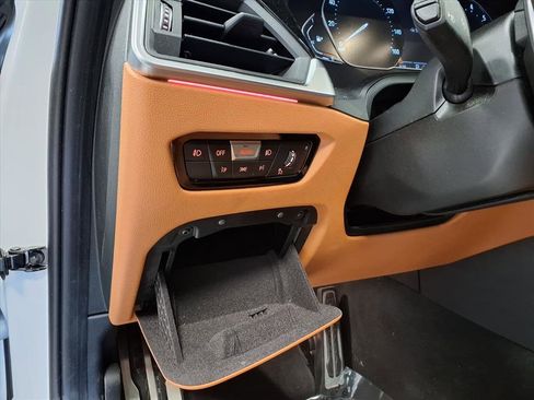 Used 2021 BMW 330i Sedan w/ M Sport Package image 23