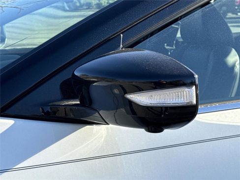 Used 2023 Nissan Maxima SR w/ Sport Mat Group FWD image 32