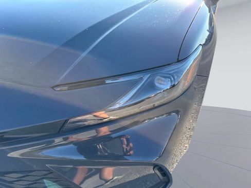 Used 2025 Toyota Camry LE image 10