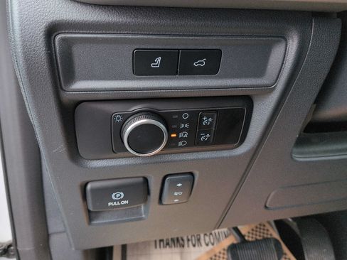 Used 2023 Ford Expedition XLT AWD/4WD image 12