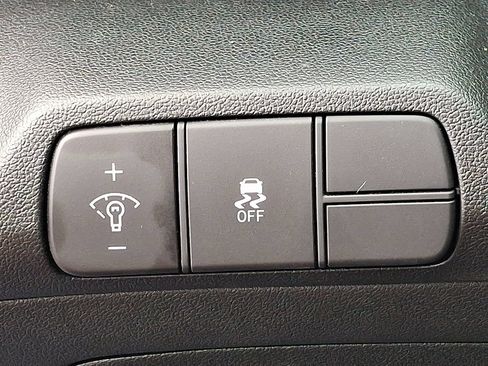 Used 2025 Hyundai Elantra Sport FWD image 26