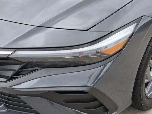 Used 2024 Hyundai Elantra SEL FWD image 5