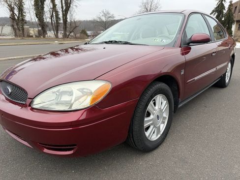 Used 2004 Ford Taurus SEL image 2