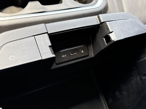 Used 2022 Chevrolet Silverado 2500 LTZ w/ LTZ Convenience Package AWD/4WD image 21