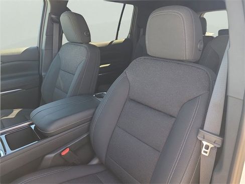 New 2026 Chevrolet Traverse LT image 24