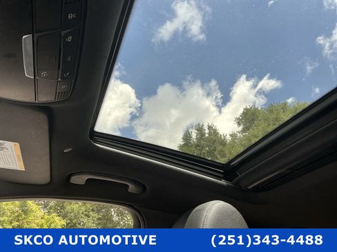 Used 2021 Mercedes-Benz C 300 Sedan w/ Parking Assistance Package image 11