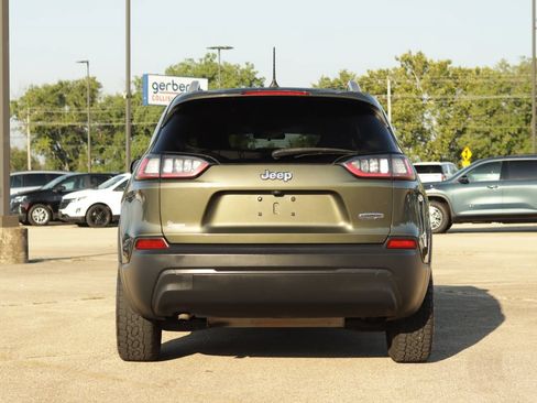 Used 2019 Jeep Cherokee Latitude w/ Popular Appearance Group FWD image 6