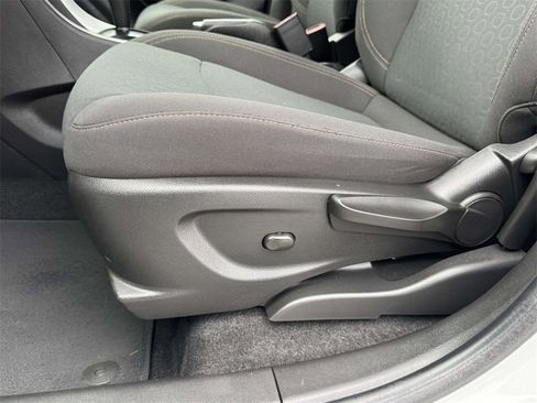 Used 2022 Chevrolet Trax LS w/ Tint and Cruise Package image 19