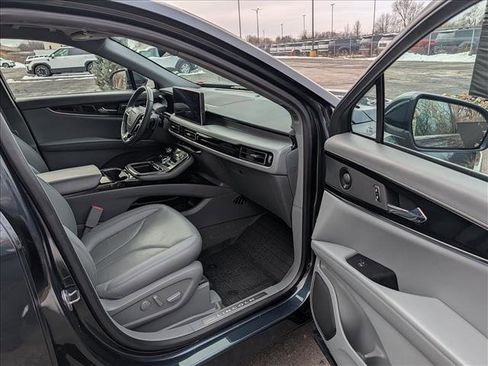 Certified 2023 Lincoln Nautilus Reserve w/ Equipment Group 201A image 13