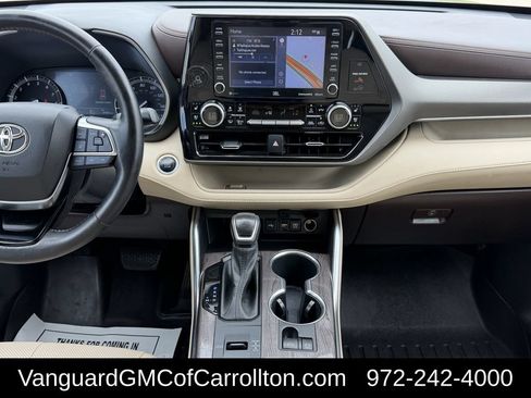 Used 2021 Toyota Highlander Limited FWD image 13