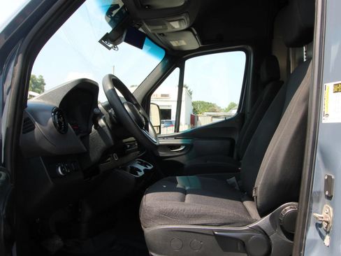 Used 2019 Mercedes-Benz Sprinter 170 image 9