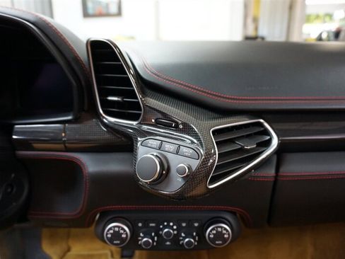 Used 2010 Ferrari 458 Italia Coupe RWD image 13