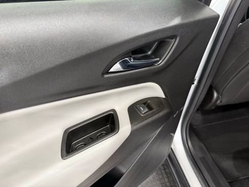 Used 2021 Chevrolet Equinox LT image 19
